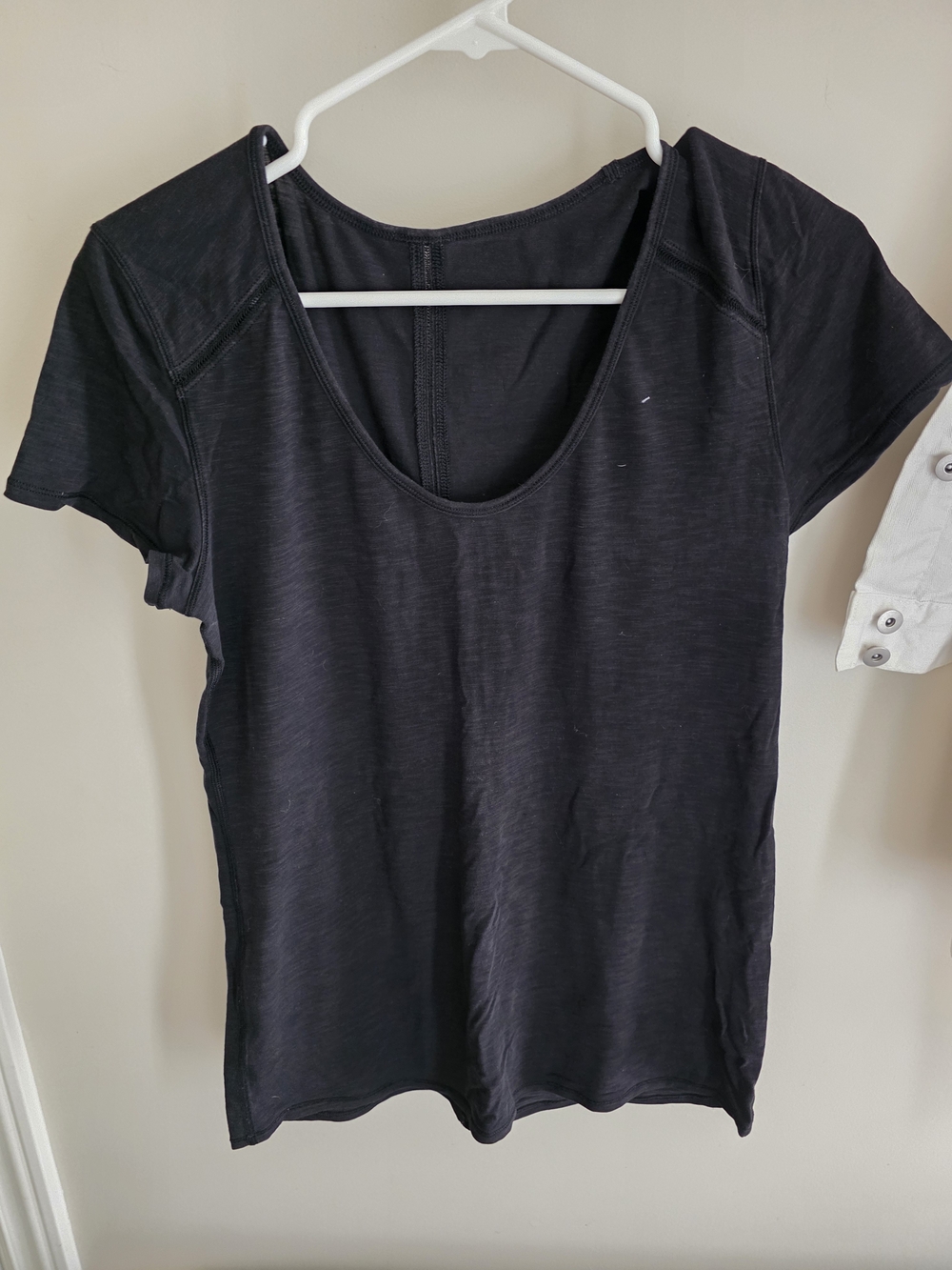 lululemon athletica Black Scoop Neck Short Sleeve Tee